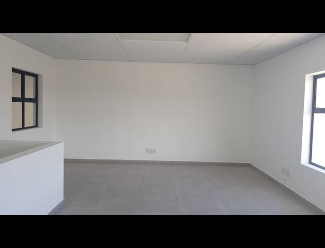 550M² FACTORY FOR SALE IN SAXENBURG PARK 2